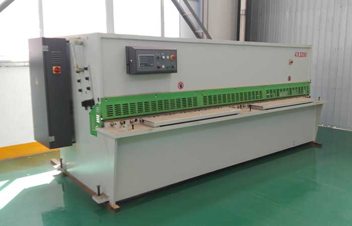 QC11Y-30×2500液壓剪板機，30個厚液壓閘式剪板機